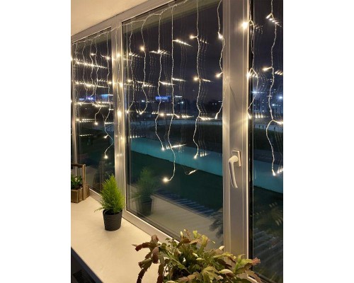 Гирлянда светодиодная Бахрома 2мх1м 62LED 24В  IP44 тепл. свет ЭРА Б0041907