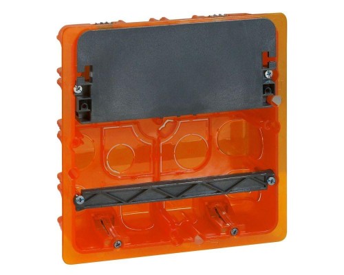 Коробка Batibox 142х142 Leg 080193