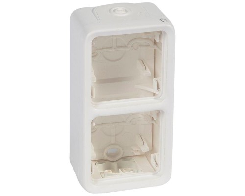 Коробка PLEXO для монтажа 2поста верт. Leg 070743