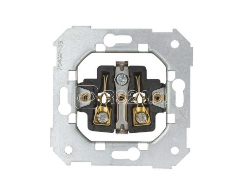 Механизм розетки 1-м СП Simon82 2P с заземл. винт. зажим Simon 75432-39