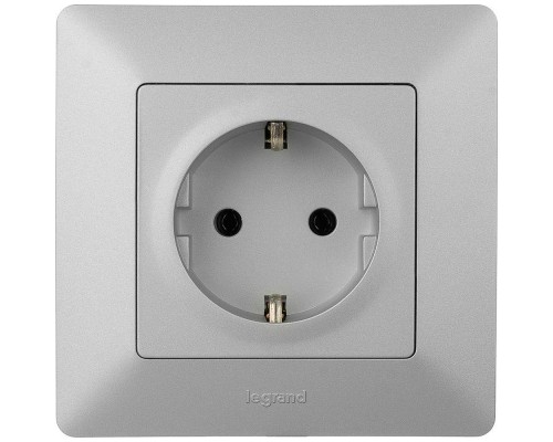 Механизм розетки 1-м СП Valena Life 16А IP2X 250В 2К+З с лиц. панелью безвинт. зажимы алюм. Leg 753621