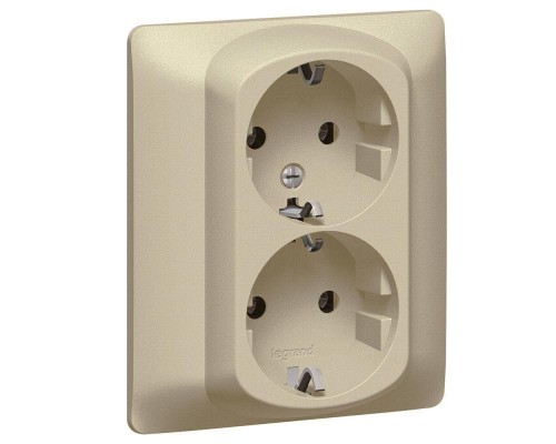 Механизм розетки 2-м СП Galea Life 2х2К+З с защ. шторками титан Leg 771431