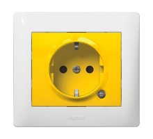 Механизм розетки СП Galea Life 2К+З защ. шторки жел. свет. Leg 771047