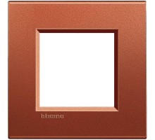 Рамка 1-м LivingLight прямоугол. красн. шелк Leg BTC LNA4802RK