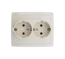Розетка 2-м СП Simon15 16А 250В защ. шторки винт. клеммы с заземл. сл. кость Simon 1590451-031