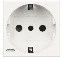 Розетка Axolute 10/16А 2К+3 с центр. и боковыми зазем. конт. Schuko защ. шторки нем. станд. бел. Leg BTC HD4140