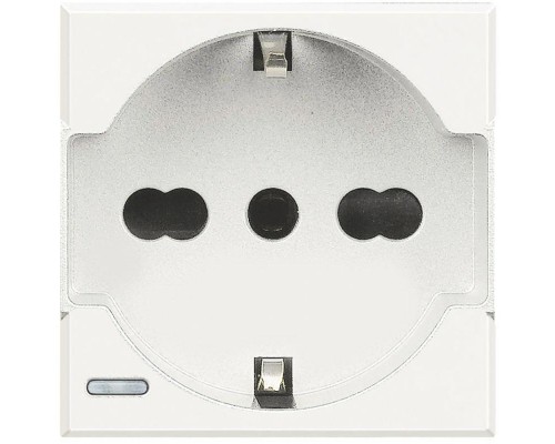 Розетка Axolute 10/16А 2К+3 с защ. конт. нем. станд. бел. Leg BTC HD4140A16
