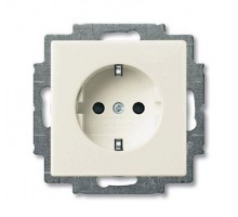 Розетка Schuko Basic 55 16А 250В винт. клеммы сл. кость ABB 2CKA002011A6154