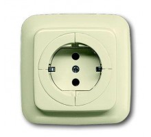 Розетка Schuko Busch-Duro 2000 SI 16А 250В с механизмом освобождения вилки сл. кость ABB 2CKA002011A3397