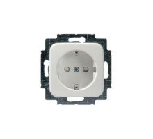 Розетка Schuko Jussi 16А 250В винт. клеммы с заземл. бел. ABB 2TKA000747G1
