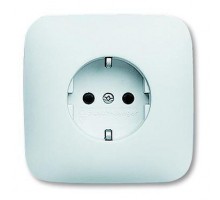Розетка Schuko Reflex SI 16А 250В в корпусе альп. бел. ABB 2CKA002011A6210