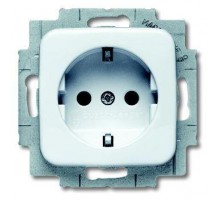Розетка Schuko Reflex SI 16А 250В защ. шторки альп. бел. ABB 2CKA002013A5371