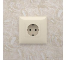 Розетка СП 3п 2P+E Avanti Ванильная дымка защ. шторки DKC 4405003