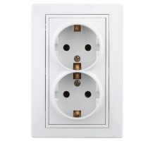 Розетка СП Plano 2х2P+E Schuko 1-208-01 16А-250В с защ. шторками IP20 бел. Intro Б0035339
