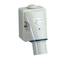Вилка настенная 32А 2P+E 220В винт. IP44 SchE 83516